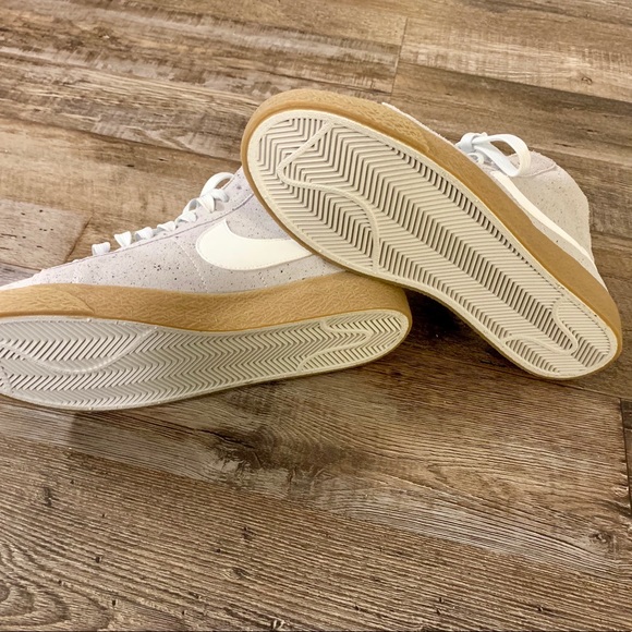 Nike Blazers - Picture 3 of 7